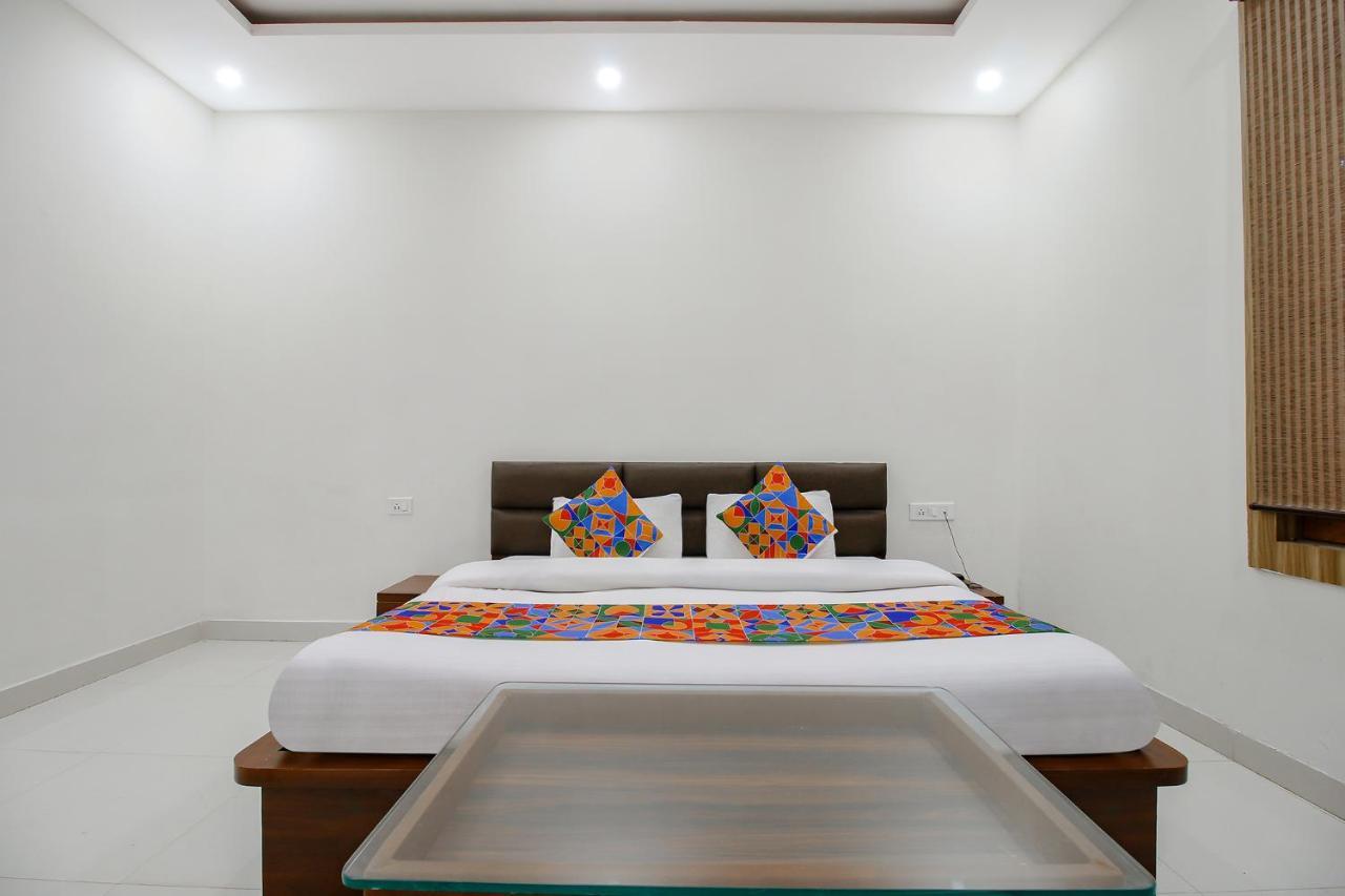 Fabexpress Yuvan Gouharganj ภายนอก รูปภาพ