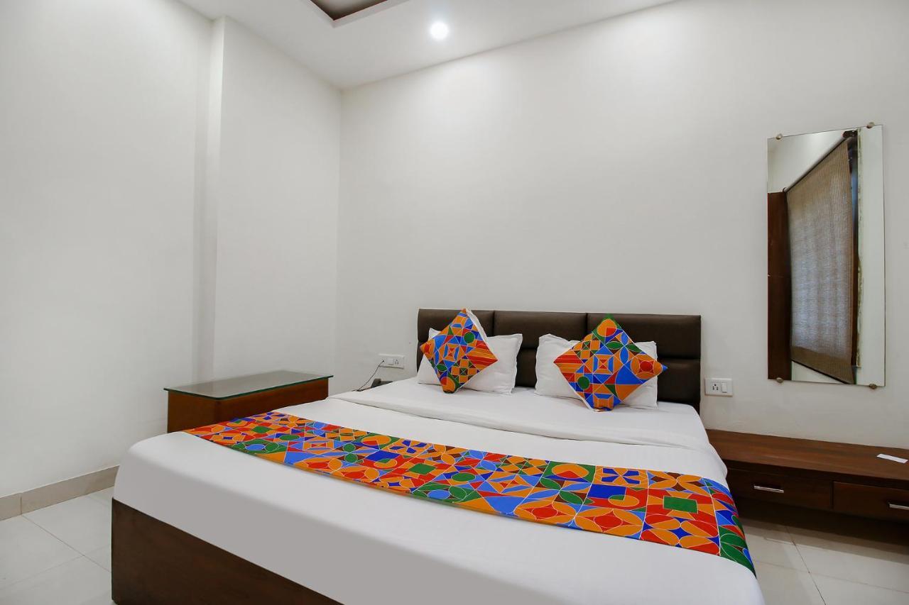 Fabexpress Yuvan Gouharganj ภายนอก รูปภาพ