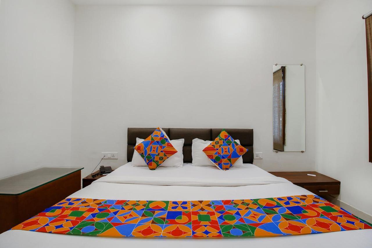 Fabexpress Yuvan Gouharganj ภายนอก รูปภาพ
