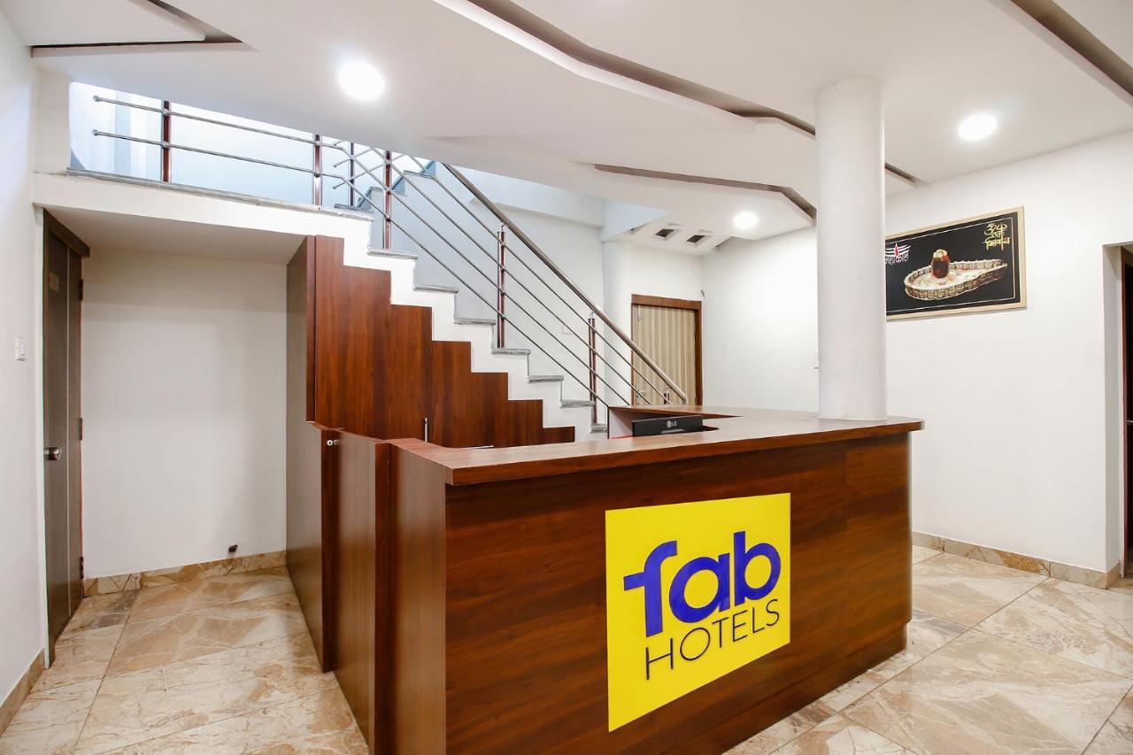 Fabexpress Yuvan Gouharganj ภายนอก รูปภาพ